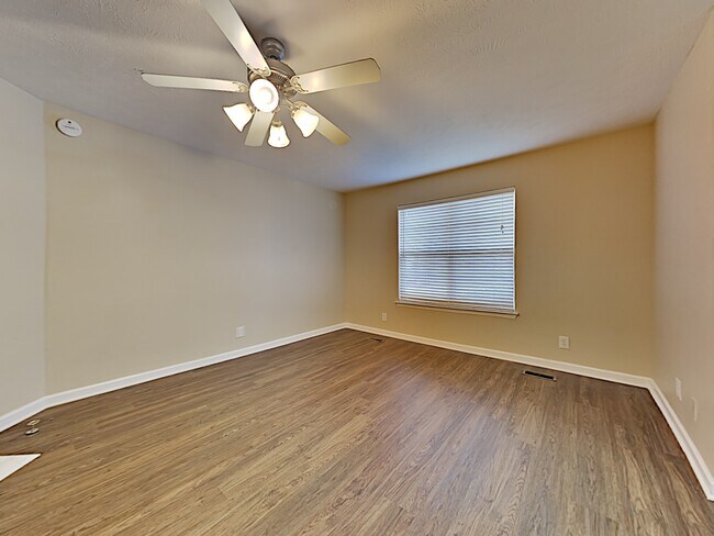 Foto del edificio - 928 Chaparral Drive