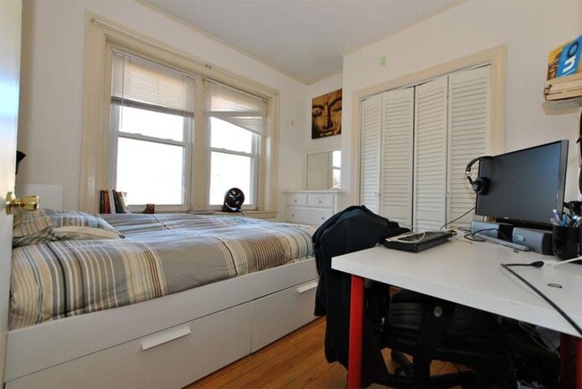 Building Photo - Fenway 2bed / 1bath close to BU available 9/1/2026 no broker fee $3600