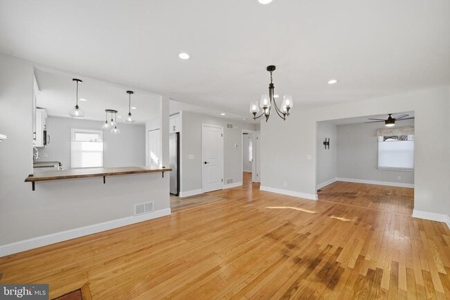 Building Photo - 405 Wegner Ave