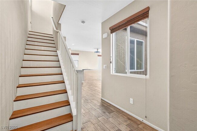 Foto del edificio - 6906 Sunrise Crest Dr