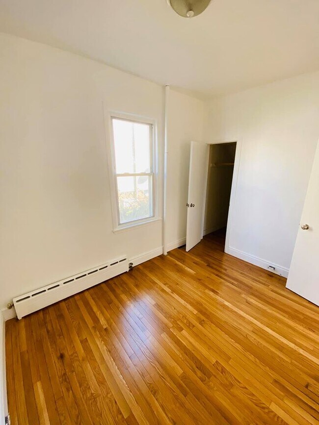 Room 1 - 167 Columbia St