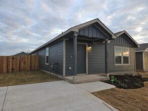 Building Photo - 510 Sunray Dr