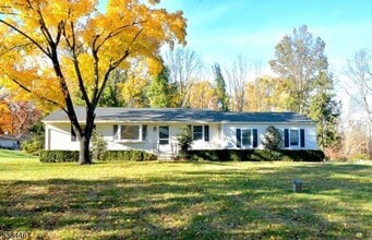 Building Photo - 154 Old Croton Rd