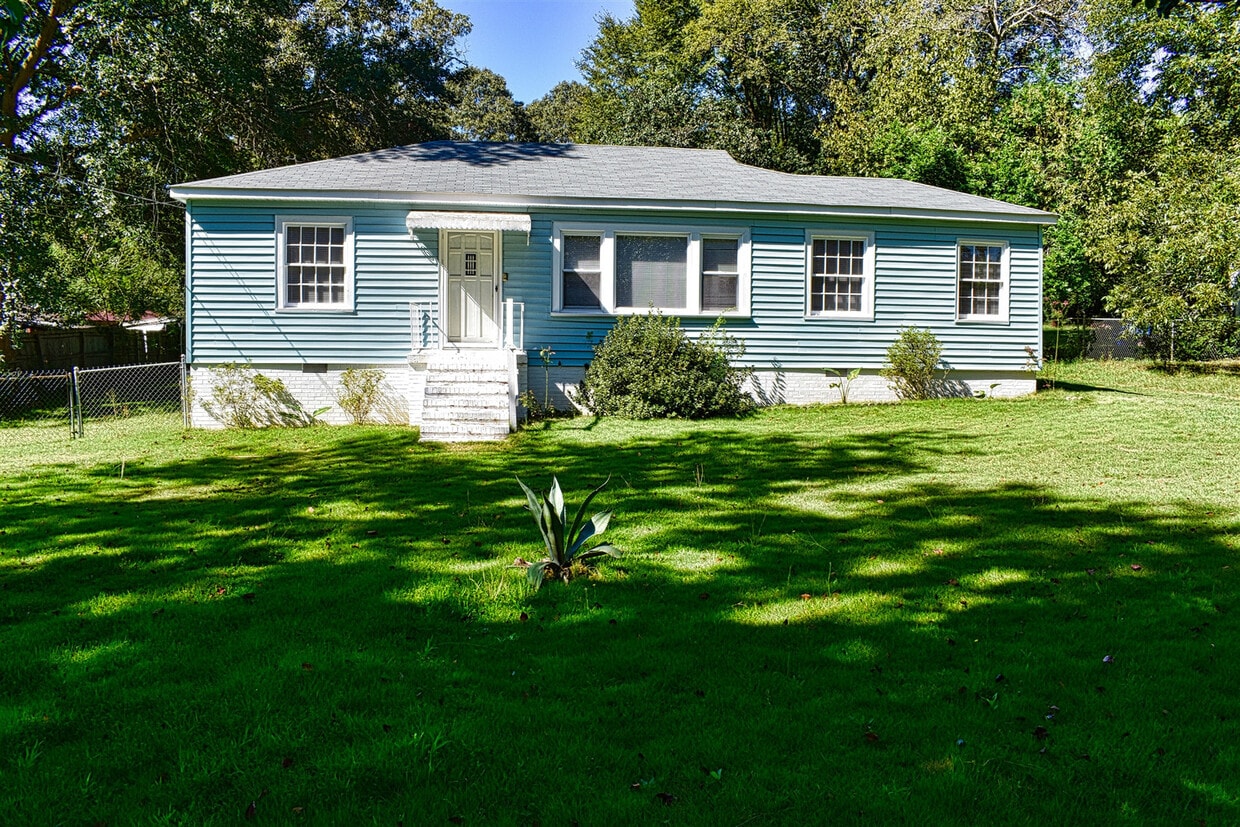 Primary Photo - One Step Away from your DREAM HOME! Apply ...