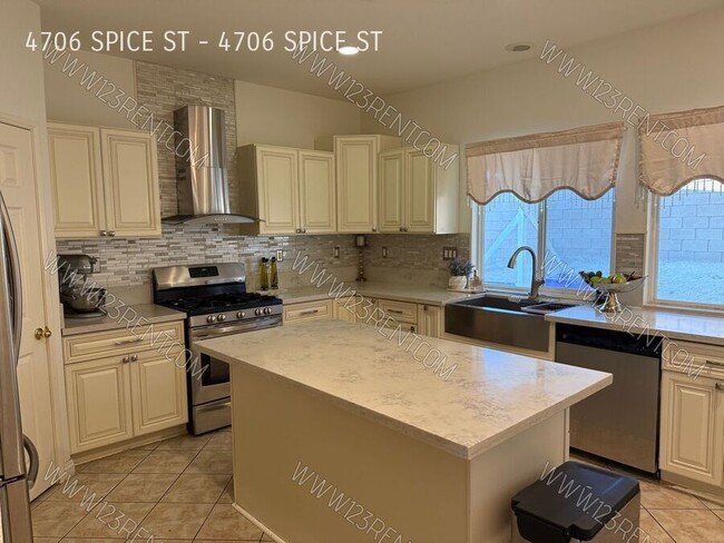 Foto del edificio - 4706 Spice St