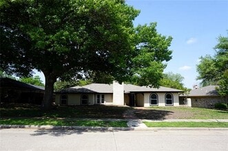 Building Photo - 2313 Westridge Dr