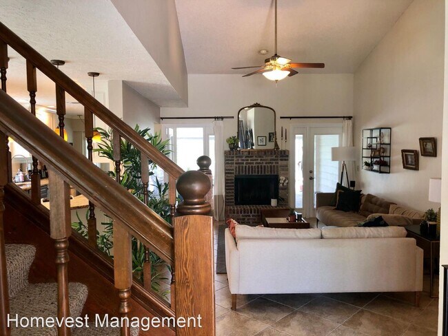 Building Photo - 3 br, 2.5 bath House - 1095 Kelly Creek Ci...