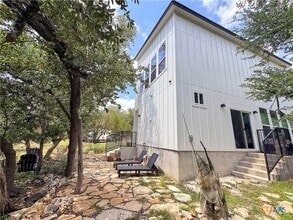 Building Photo - 1200 Willow Dr
