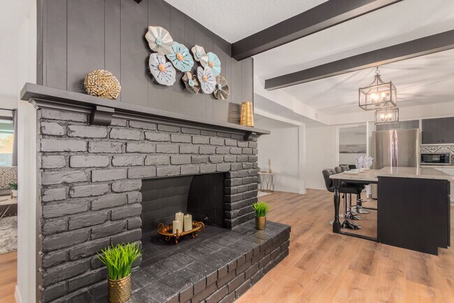 Foto del edificio - 1655 E Glencove St