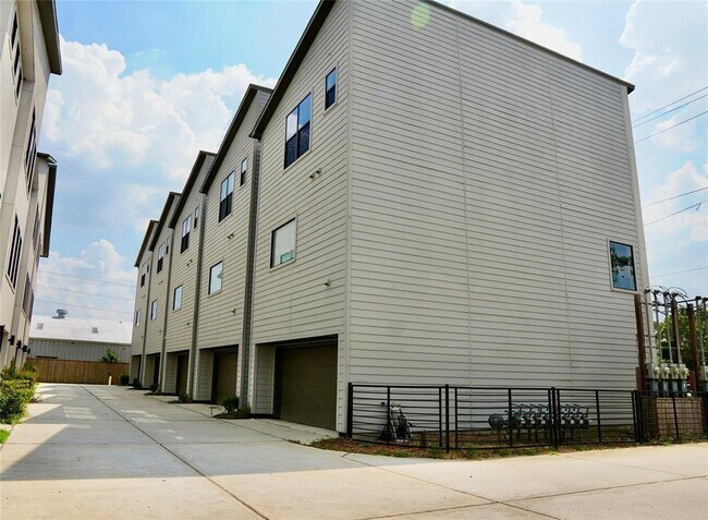 Foto del edificio - 1613 Milby St