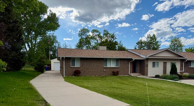 Photo - 435 S Oak St Townhome