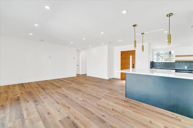Foto del edificio - 22057 Vanowen St