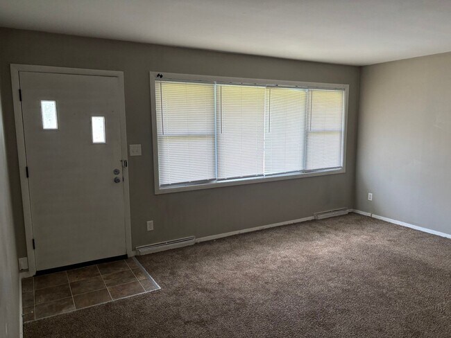 Foto del edificio - 3 Bedroom, 1 Bathroom Rolling Acres Home F...