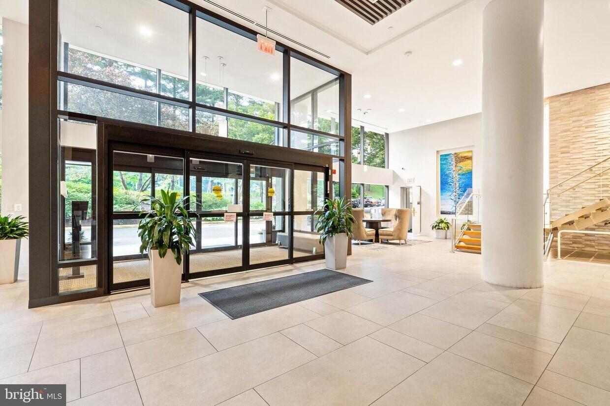 3800 Powell Ln Unit 1112, Falls Church, VA 22041 Room for Rent in