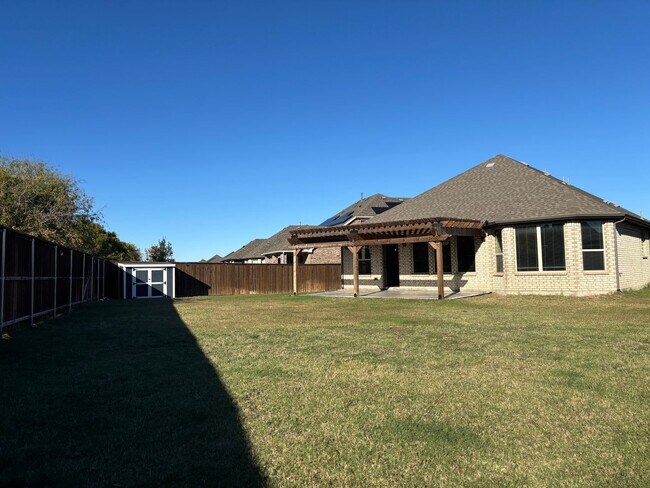Building Photo - Welcome to Your Next Home in the Sought-Af...