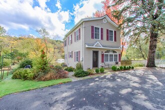 16 Mendham Ave