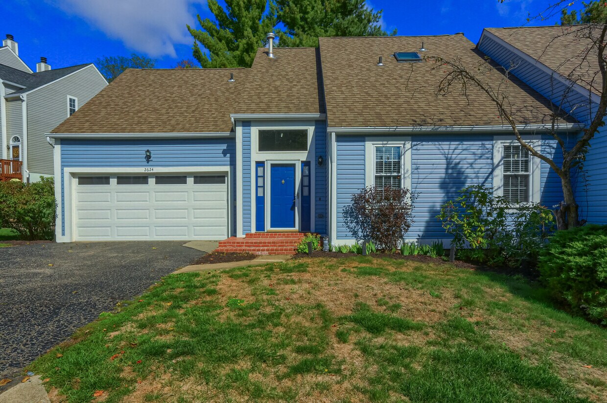 Foto principal - 2624 Hunters Point Dr