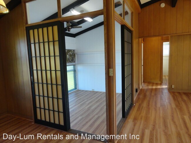 Building Photo - 2 br, 1 bath House - 2379 A Kilauea Avenue