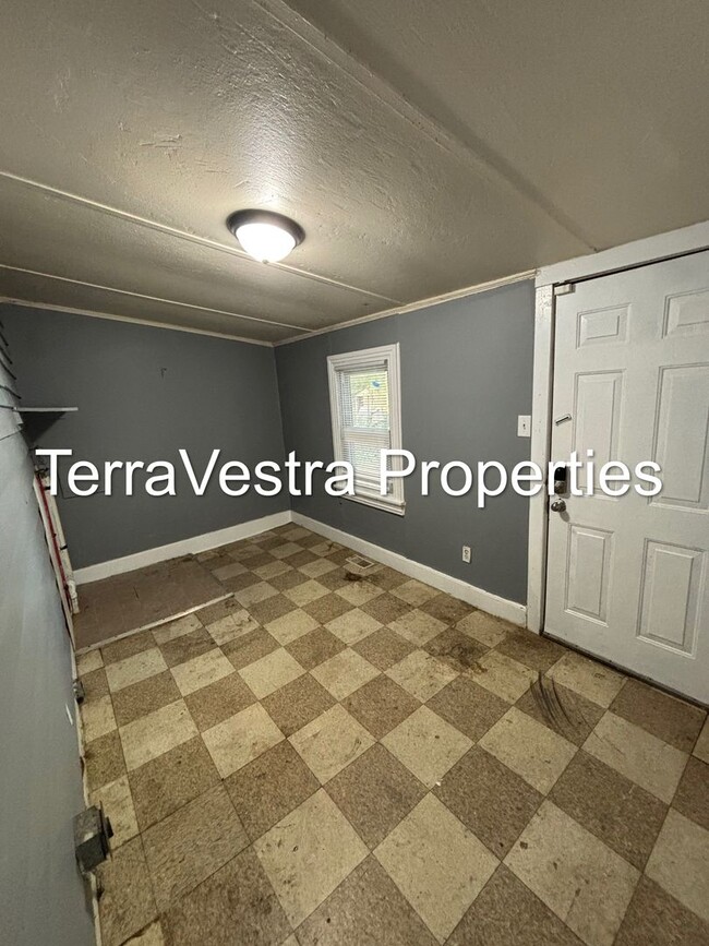 Building Photo - 3 Bed Single Family in Salem. Eligible for...