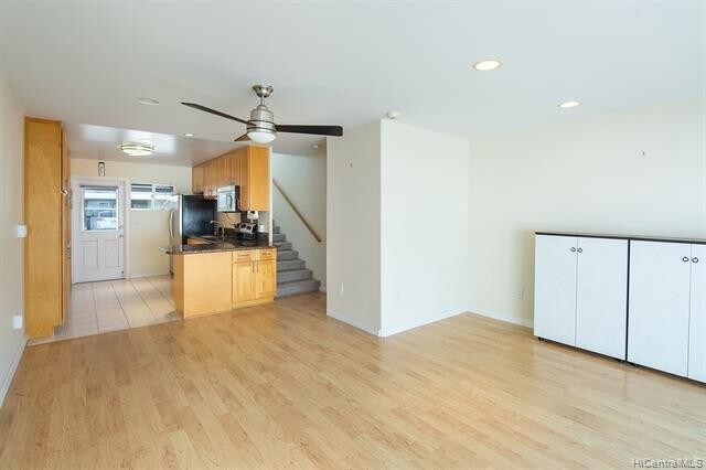 Building Photo - 1244B Hunakai St