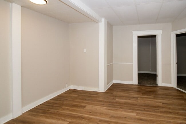 Building Photo - 2947 E 57th St