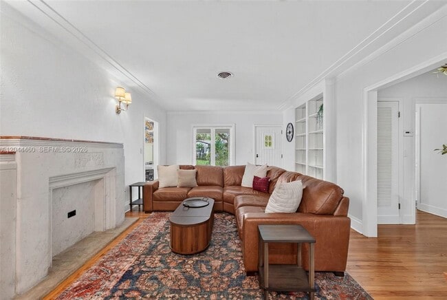 Building Photo - 1710 Segovia St