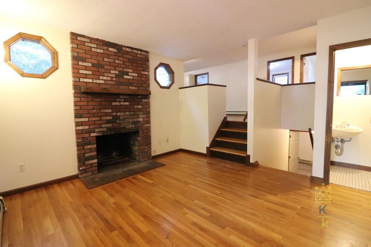 Primary Photo - 20 Eliot St