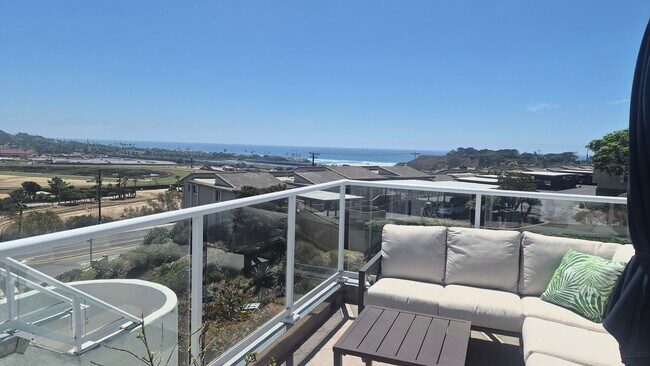 ¡Terraza privada con vistas al océano! - 307 Longden Ln