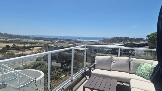 Private patio deck with ocean views! - 307 Longden Ln