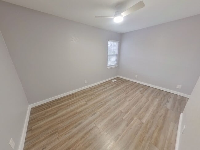 Foto del edificio - *4321 E Bayley St