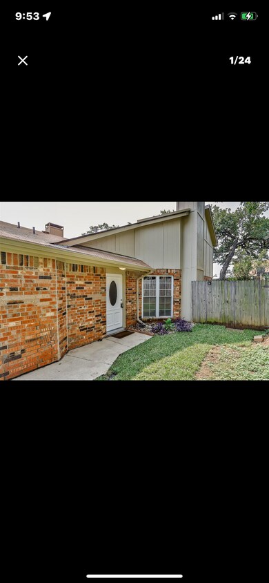 Primary Photo - 116 Main Pl