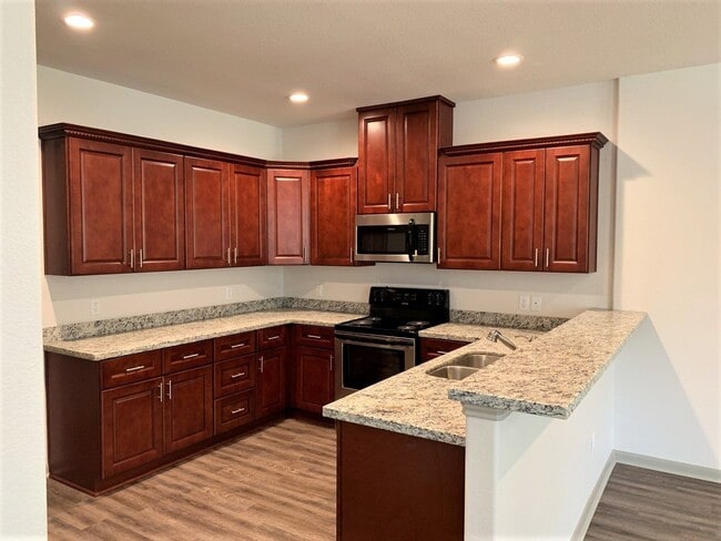 Building Photo - 618-626 Magnolia Bend