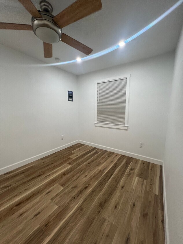 Building Photo - 2408 S 76th St