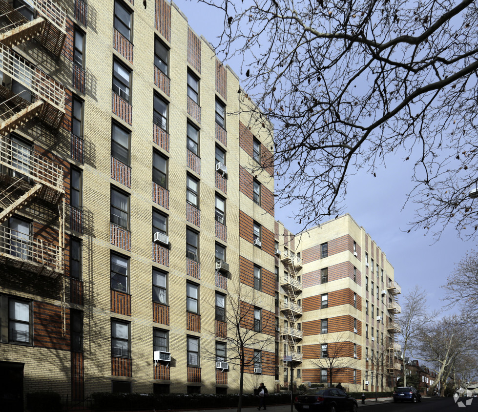 Building Photo - 45-42 41st St