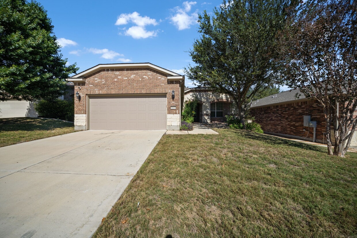 Foto principal - 4054 Deep River