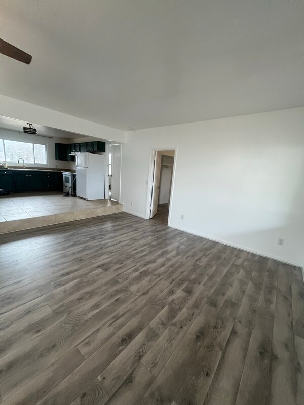 Foto del edificio - 24175 Euclid Ave