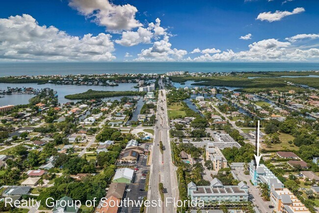 Foto del edificio - 4420 Bonita Beach Walk Dr