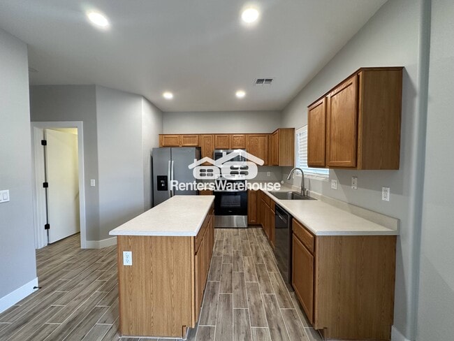 Building Photo - 10992 W Manzanita Dr