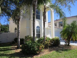 Building Photo - 5101 Prairie Dunes Village Cir