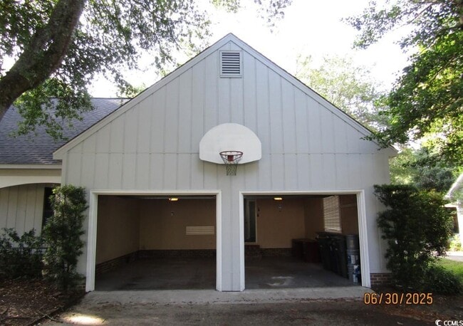 Building Photo - 804 Townsend Rd