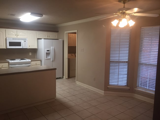 Building Photo - 4525 Raleigh Dr