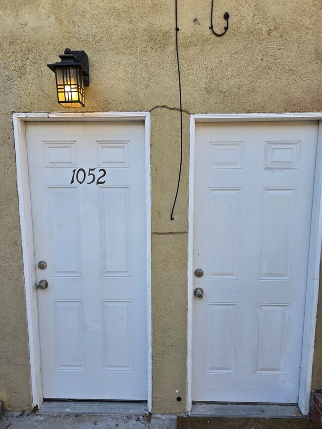 Building Photo - 1052 Orange Ave
