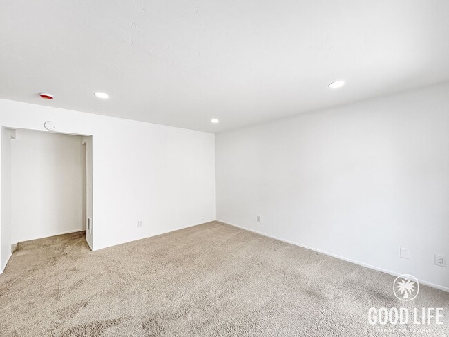 Building Photo - Charming 1BD/1BA W/ Reserved Parking and Community Laundry in Linda Vista!