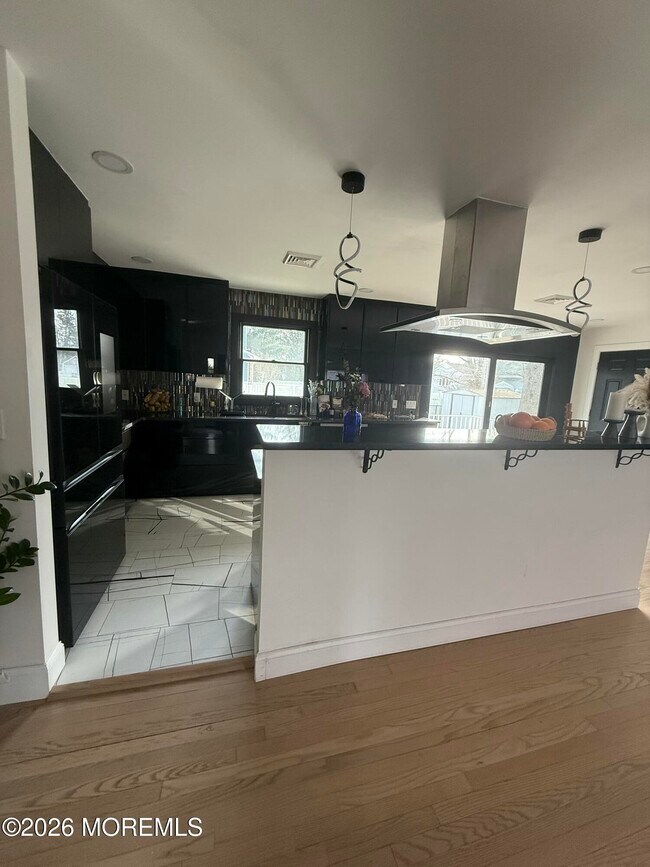 Foto del edificio - 608 Carol Ave