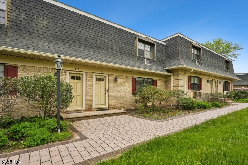 Foto principal - 768 Springfield Ave