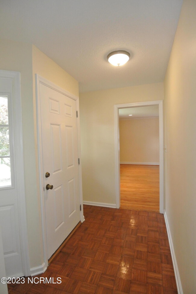 Building Photo - 2129 Neuse Cliffs Cir