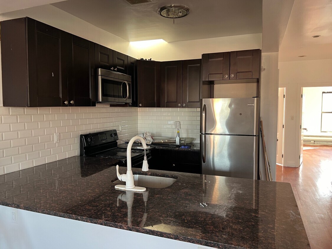 Foto principal - 2150 Fulton St