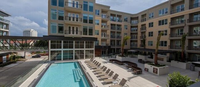Foto del edificio - 2119 Westheimer Rd