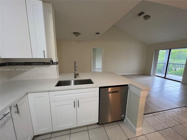 Foto del edificio - 11277 W Atlantic Blvd