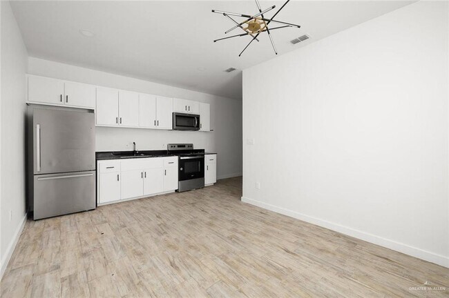 Foto del edificio - 9 W Harrison Ave